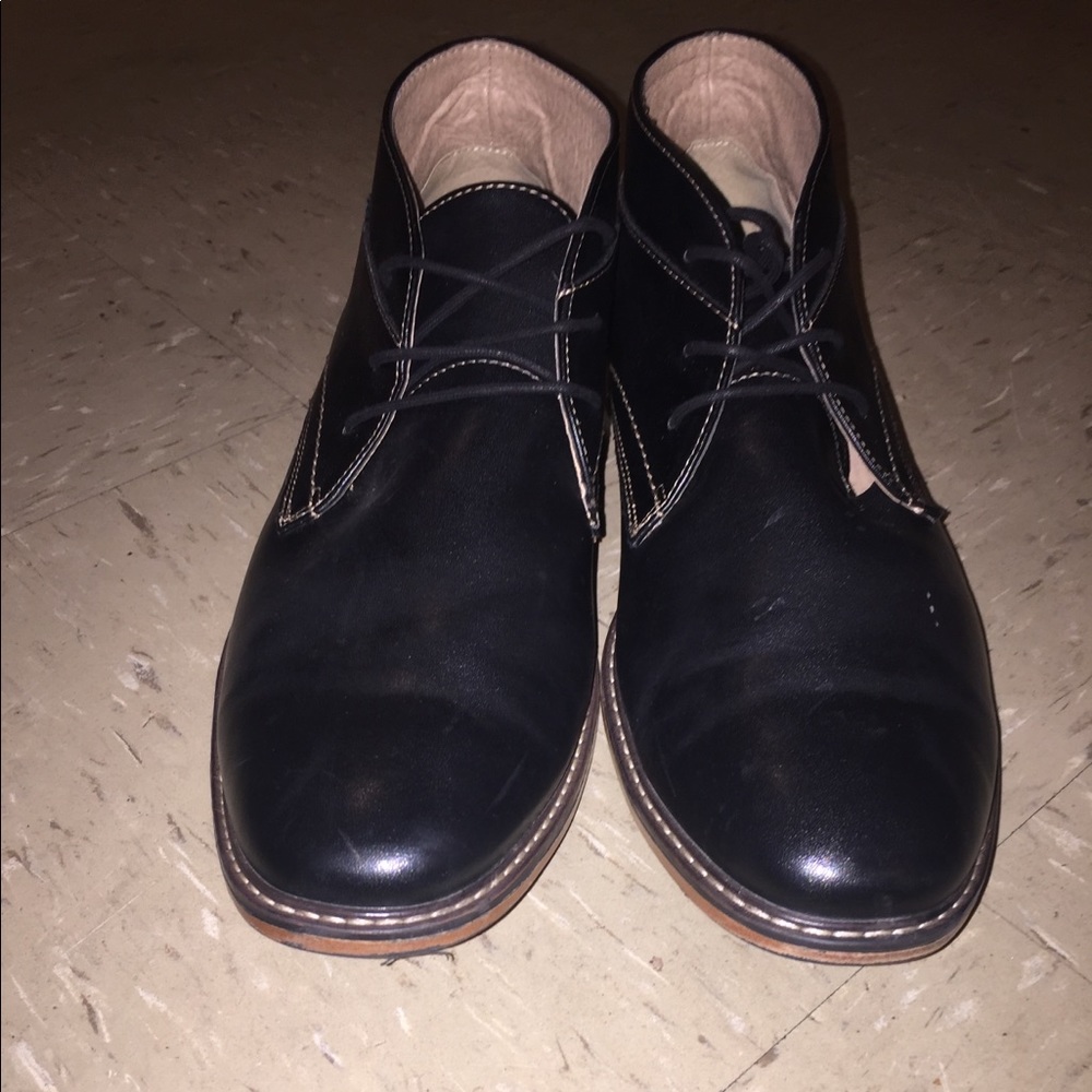 Blsck dress shoes